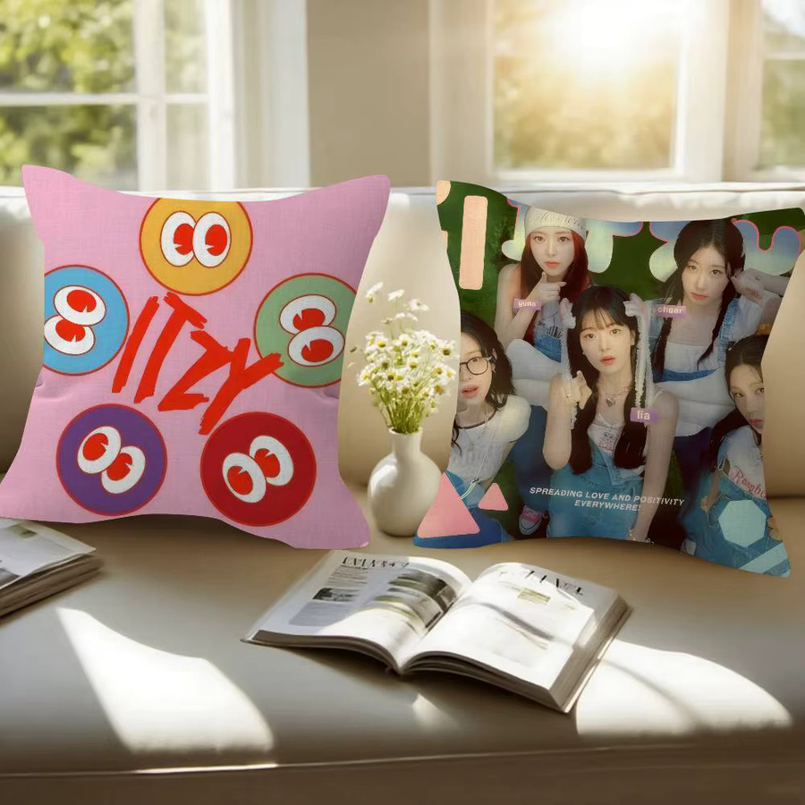Kissenbezug mit Anime Itzy Girls Group Album Design, quadratisch, Mehrfarbig, Breite: 30 cm, Höhe: 30 cm - Bild 2