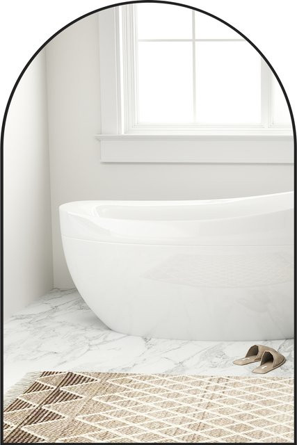 HOMCOM Gebogener Wandspiegel in Schwarz mit Aluminiumlegierungsrahmen, HD-Glas für Badezimmer, Schlafzimmer oder Wohnzimmer, Breite: 60 cm, Höhe: 90 cm - Bild 1