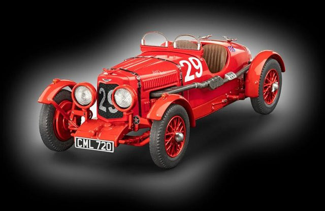 Revell Aston Martin Ulster, Fahrzeug, 1:32, Metall, Rot - Bild 1