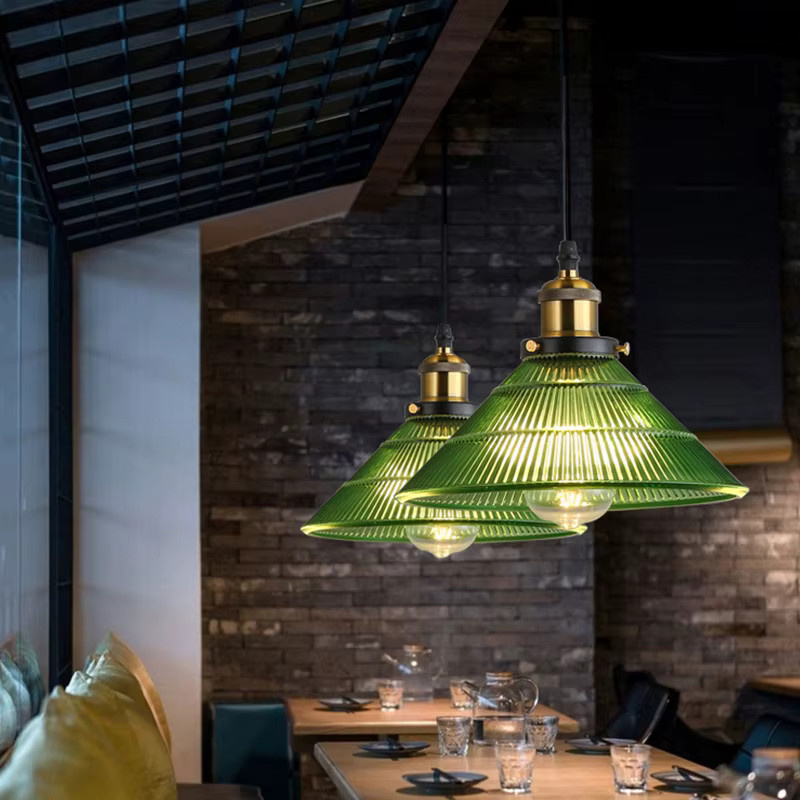 Ramalho Moderne LED Pendelleuchte aus Glas und Metall in Grün und Gold/Messing für dein Wohnzimmer - Bild 3