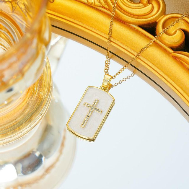 Wucifang Jewelry Halskette Damen, Muschel Buchstaben, Kreuz Anhänger, Kupfer, beige, Zirkonia - Bild 1