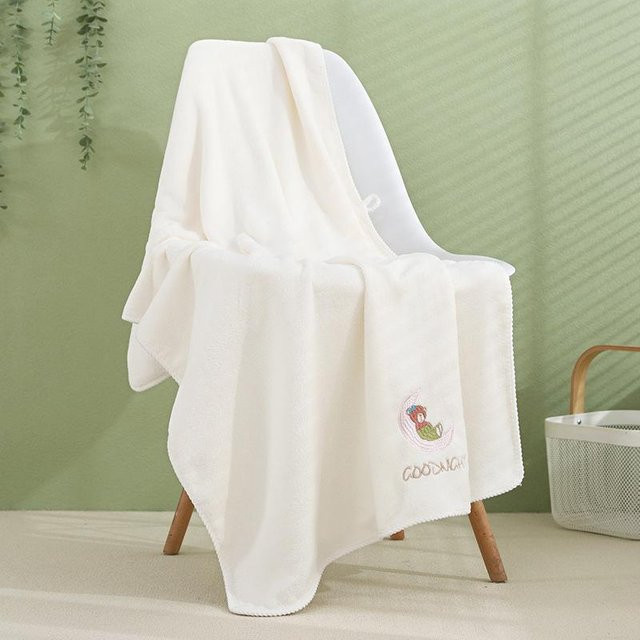 Yiran Furniture Korallen Samt Handtuch mit Stickerei, weich und saugfähig, B/H: 75 x 35 cm - Bild 1