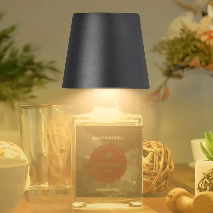 KFV Kabellose LED-Tischlampe mit Touch-Steuerung in Schwarz für Außenbereich und Restaurants - Bild 3