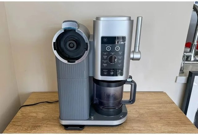 Ninja Creami Soft-Serve Maschine für Eiscreme, Frozen Yogurt und Sorbet - Bild 1