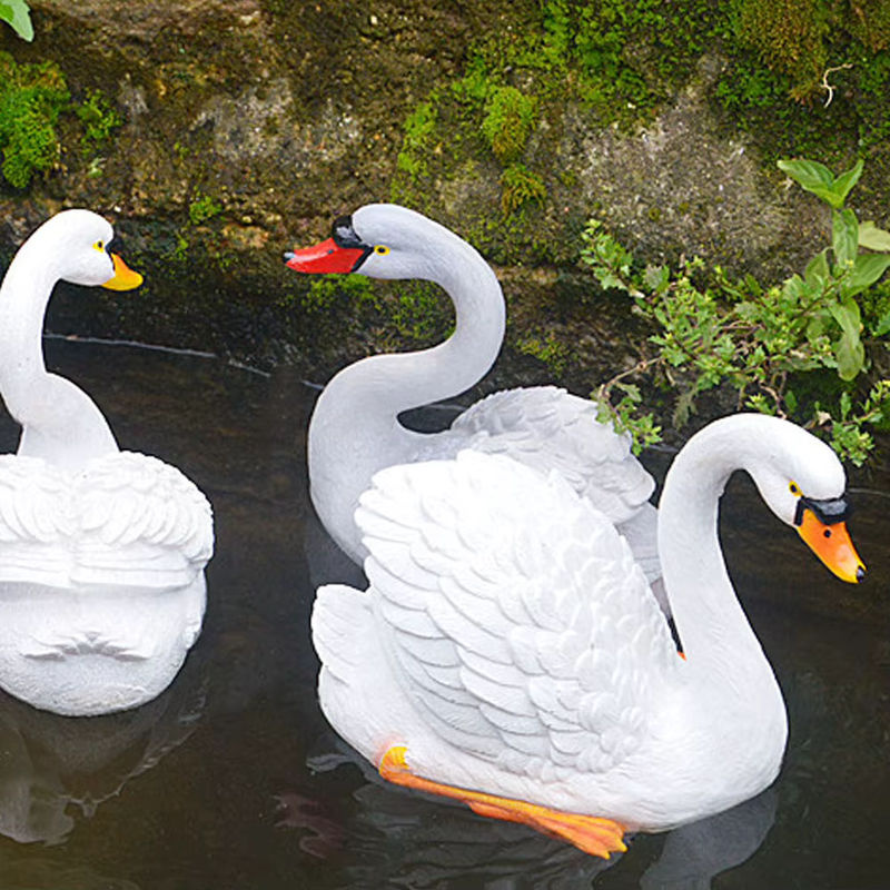 TOPINCN Schwan Figur aus Harz in Weiß als Gartendekoration und Landschaftsverzierung - Bild 2