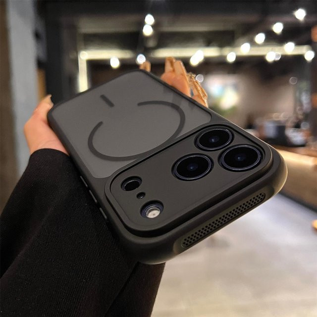 Market-5 MagSafe Magnetische Rüstungs-Matte durchscheinende Hülle für iPhone 11 bis 17 Pro Max, stoßfeste Abdeckung in Schwarz und Transparent - Bild 1
