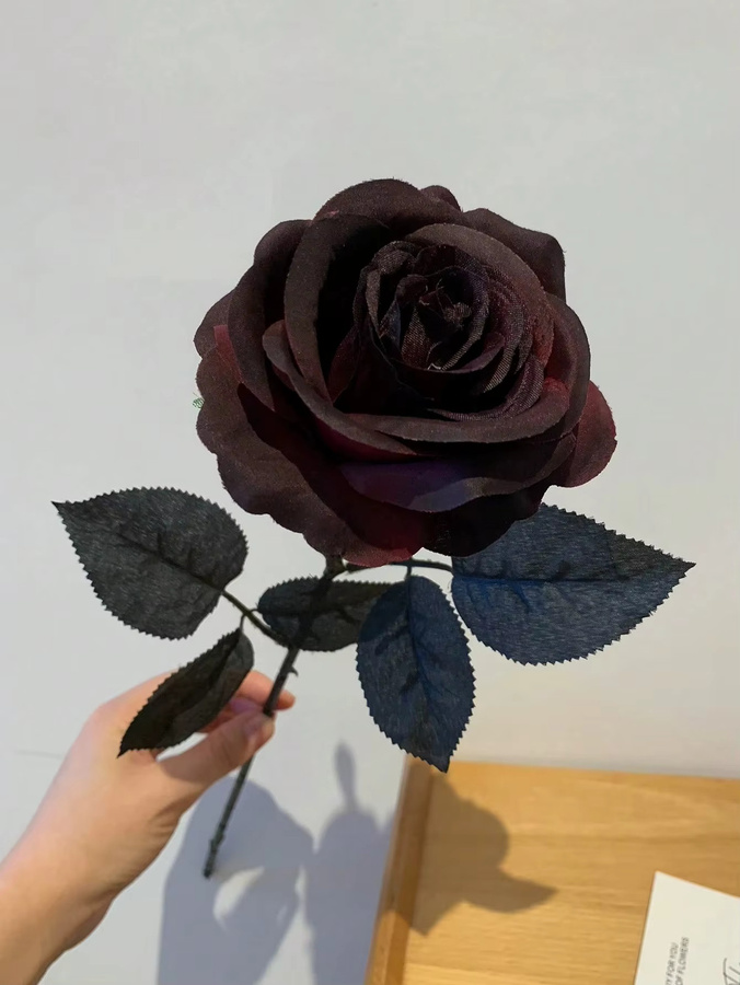 Uflower Künstliche Seidenrosen in Weinrot und Schwarz für Halloween, Hochzeit und Dekoration, 50 cm - Bild 3