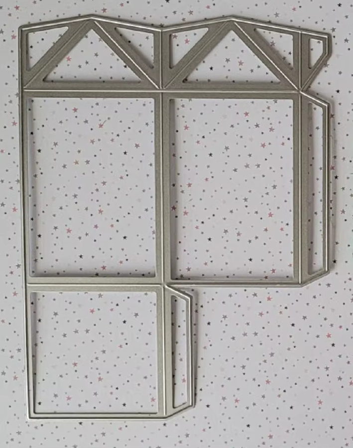 Silberne Metall-Stanzform mit unregelmäßig ausgehöhlten Rahmen als dekorative Schablone für DIY-Scrapbooking und Handwerksprojekte - Bild 2
