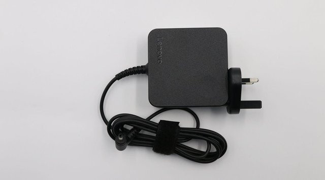 Lenovo AC-Adapter 65 Watt in Schwarz (01FR037) - Bild 1