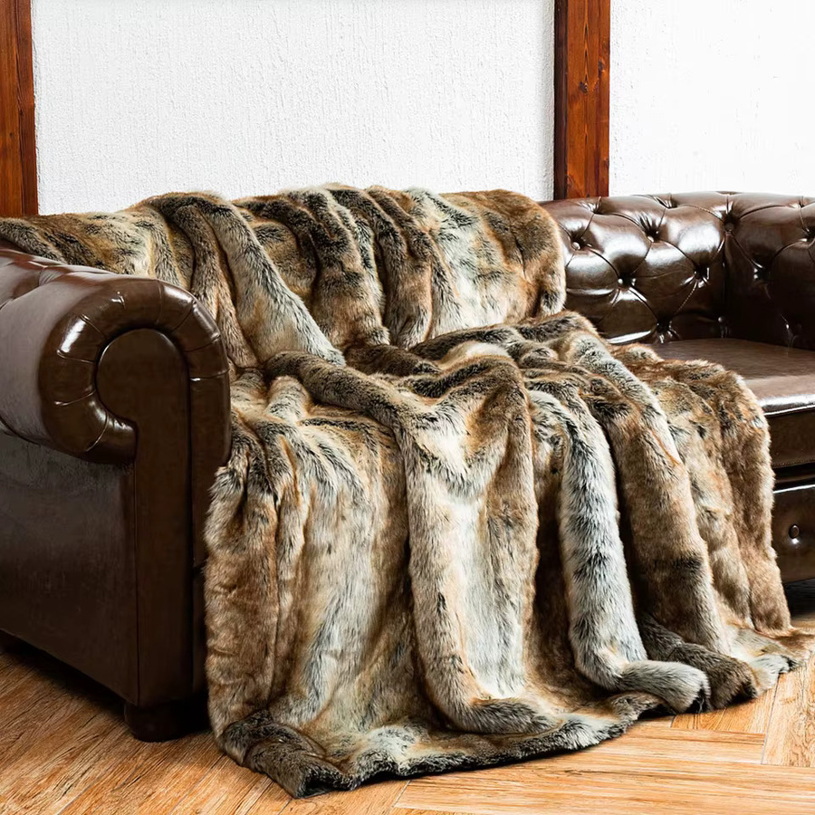 Battilo Kunstfell-Decke in Braun, luxuriöse und flauschige karierte Überwurfdecke für Winter und Schlafzimmer, B/T: 152 x 127 cm - Bild 2