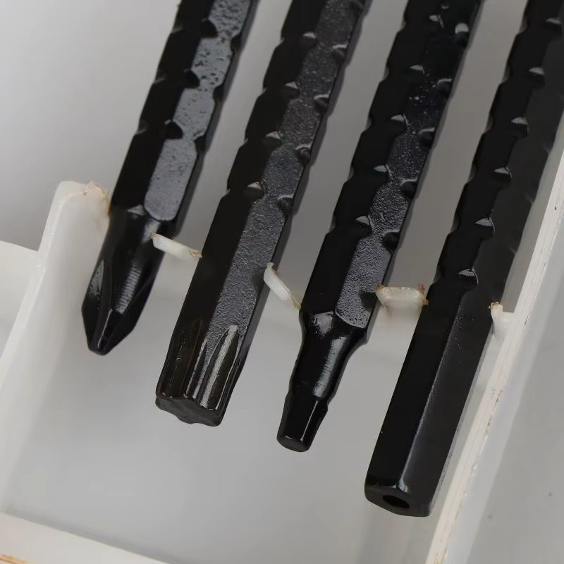 Multifunktionales Ratschenschraubendreher-Set mit kurzem Rettichkopf in Schwarz, 13,0 cm x 8,5 cm - Bild 2