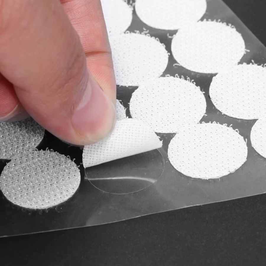 Doppelseitiges Befestigungsband mit Haken und gepunkteten Vorhangscheiben in Weiß, 1000 bis 5000 Paar, Maße: 20 x 15 mm - Bild 4