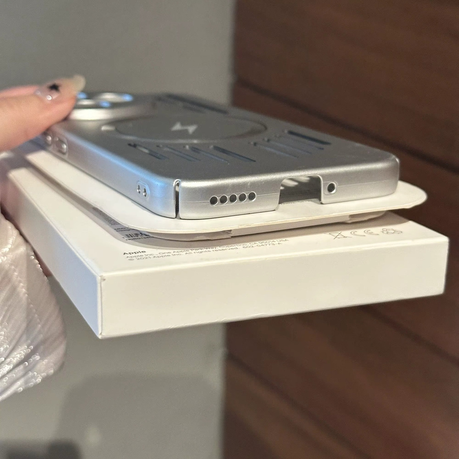 Robuste Magnetische MagSafe Handyhülle für Huawei Honor und Magic Serien mit Wärmeableitung in Grau und Silber - Bild 2