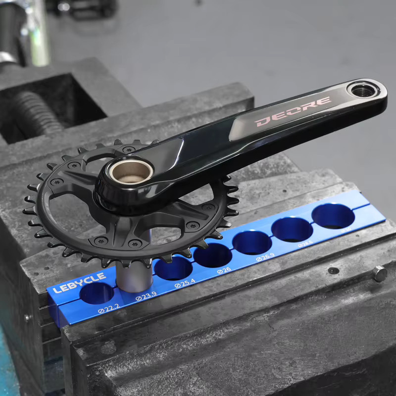 LEBYCLE Tischschraubstock Einsatzklemme in Blau für Fahrradteile und Reparaturen, Spannbereich 5–45 mm - Bild 5