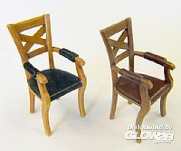 plusmodel Chairs with armrests, Holz, Braun - Bild 1