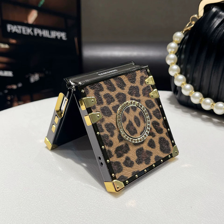 Premium Leder Handyhülle mit Leopardenmuster und Goldrahmen für Samsung Galaxy Z Flip 7 6 5 4 3 5G sowie Z Flip 7 FE in Braun und Multicolour mit Halterung - Bild 3