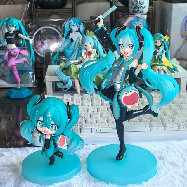 Furyu Hatsune Miku Uwa Serie Modell, Desktop Ornament - Bild 1