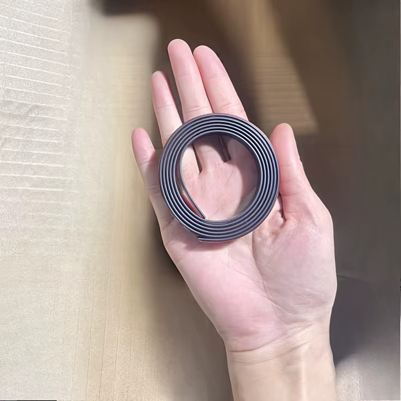 Flexibles Magnetband aus Gummi in Schwarz für Bastelarbeiten und Kühlschränke - Bild 4