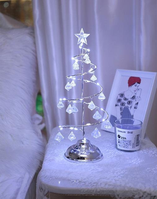 Binchi Keji Travel LED Weihnachtsbaum Tischlampe in Weiß mit warmweißem Licht, batteriebetrieben, modernes Kristall-Design für Wohnzimmer und Schlafzimmer - Bild 1