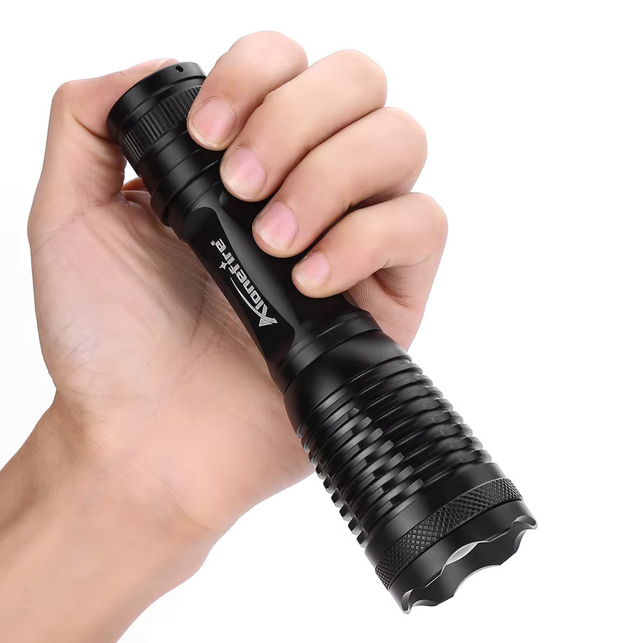 Alonefire UV-Licht-Taschenlampe mit 365 nm und 395 nm für Fluoreszenzprüfungen in Schwarz - Bild 4