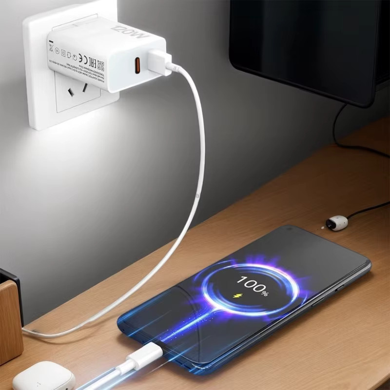 Xiaomi 120W Schnellladegerät mit USB-A und Typ-C Anschlüssen sowie 1m Ladekabel in Weiß für Xiaomi 14T, 13 Pro, 12T Pro, 14 Ultra, Redmi Note 14, 13 Pro, 11, 11s und POCO X7 Pro - Bild 3
