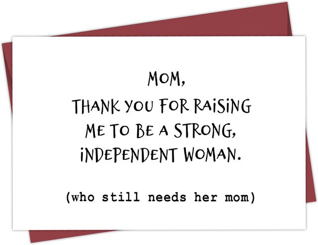 Grußkarte für Mama mit dem Text Danke, dass du mich groß gezogen hast, um eine starke unabhängige Frau zu sein, weiße Papierkarte zum Geburtstag oder Muttertag - Bild 1