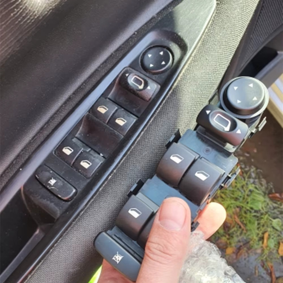Malcayang Elektrische Hauptfenster-Spiegelhalterplatte in Schwarz für Citroen C4 2004-2009, 9-polig - Bild 2