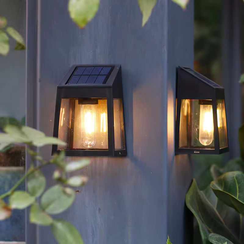 Wasserdichte Solar Wandleuchte für Garten und Außenbereich in Schwarz mit warmweißem Filament-Licht - Bild 2