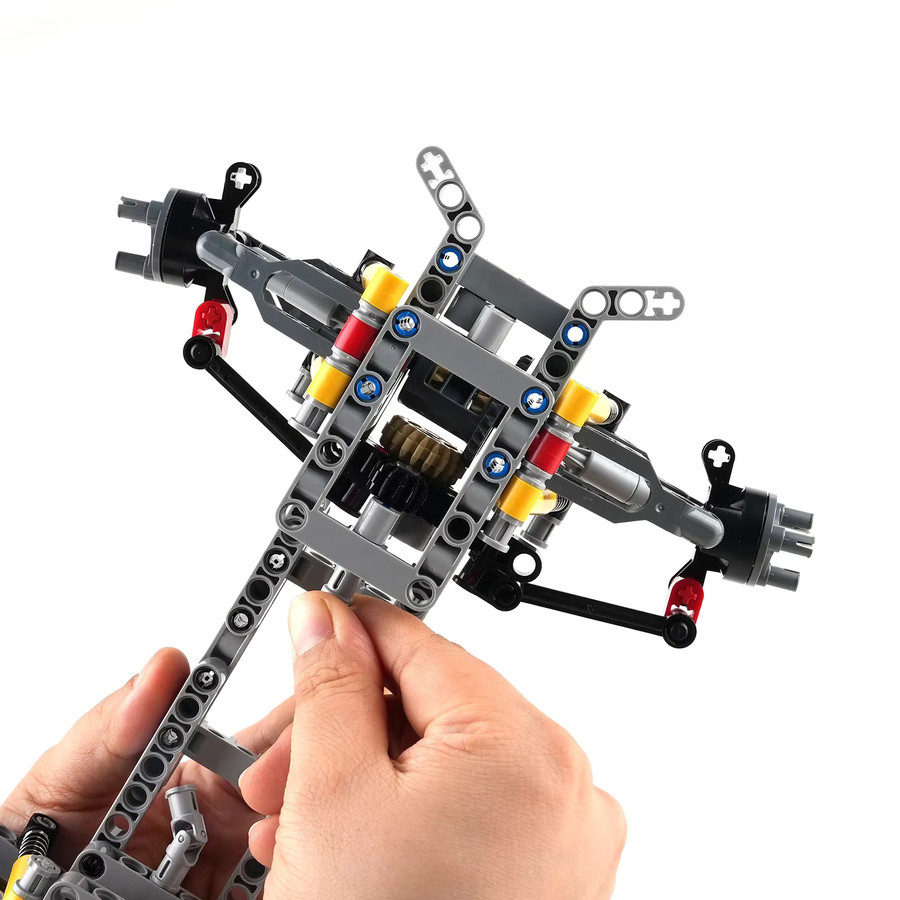 D220 MOC 4WD Allradantrieb Chassis mit unabhängiger Federung und Differential Lenkachse aus Kunststoff für Technik-Bausteine-Autos - Bild 4
