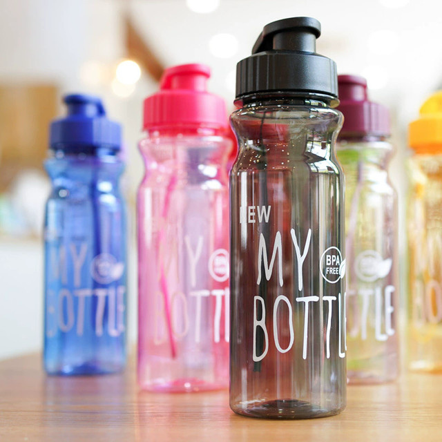 Tragbare Sport Wasserflasche aus Kunststoff von Lojes mit Flip-Cover und Anti-Drop Seil in Transparent/Blau - Bild 1