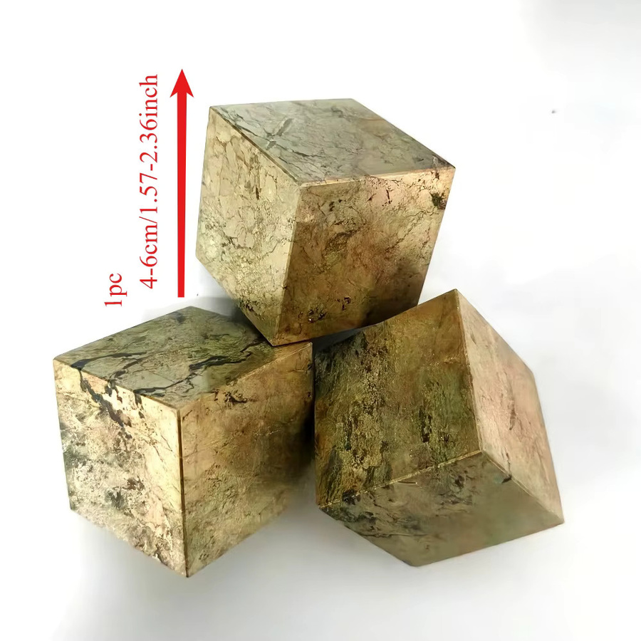Natürlicher Pyrit-Mineralwürfel von CrystalHola in Gold als geometrische Mineralprobe - Bild 4