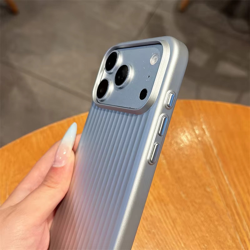SUNWARD Schutzhülle mit Wellenmuster und Streifen für iPhone in Rot und Silber, mattierte PC-Hülle für iOS-Modelle - Bild 2