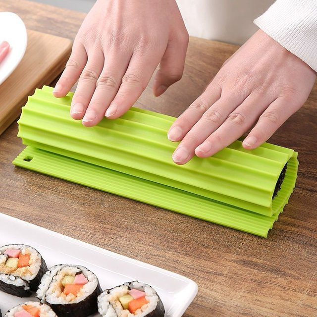 Sushi-Rollen-Form aus Silikon zum Rollen von Algen und Reis in Rot und Grün - Bild 1