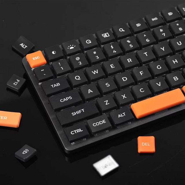 CHOSFOX CFX Low Profile PBT-Tastenkappen für Kailh 1350 Choc Low Profile mechanische Tastaturen in Schwarz-Orange - Bild 1
