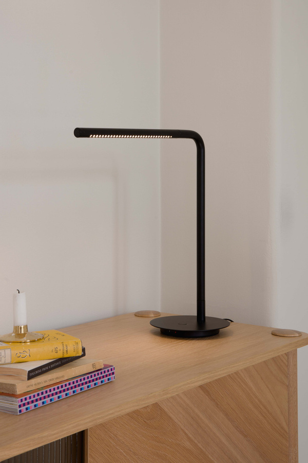 Umage Omni Tischleuchte in Schwarz aus Aluminium mit Dimmer und Touch-Funktion - Bild 2