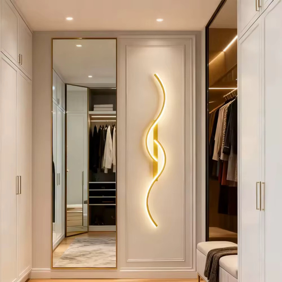 Moderne LED Wandleuchte DARHYN aus Aluminium in Weiß mit warmweißem Licht für Wohnzimmer, Schlafzimmer und Flur - Bild 2