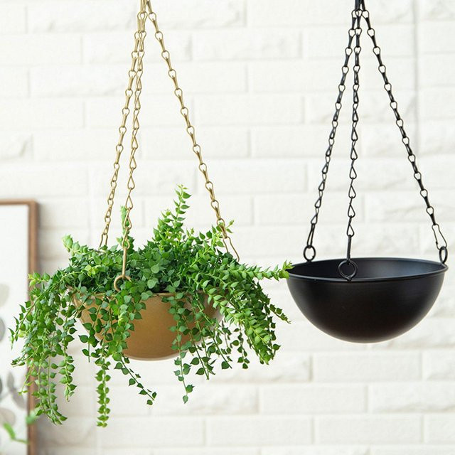Hängender Blumentopf aus Eisen von OutsideWorld in Grün mit Marmorierungsmuster und Kette - Bild 1