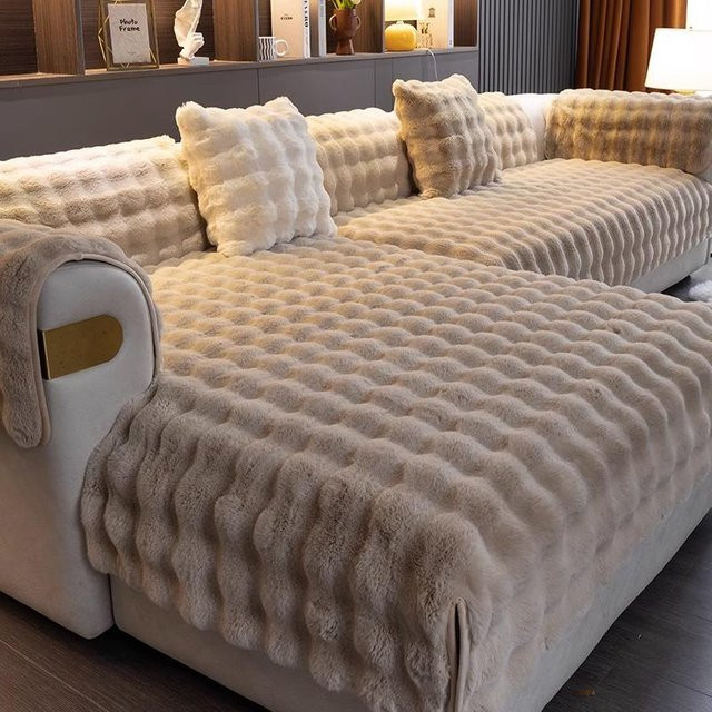 BC-Warm Home Sofakissen aus Kaninchenplüsch in Beige, quadratisch, B/T/H: 70 x 70 x 70 cm - Bild 1