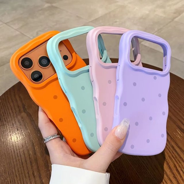 INS Lovely Wave Arc Frame Handyhülle aus Flüssigsilikon mit Polka Dot Design für iPhone 17 und iPhone 16 Pro Max in Pink - Bild 1
