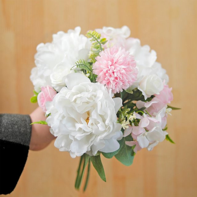 Kahaul Künstliche Pfingstrosen und Rosen als Blumenstrauß in Weiß und Pink für deine Tischdekoration - Bild 1
