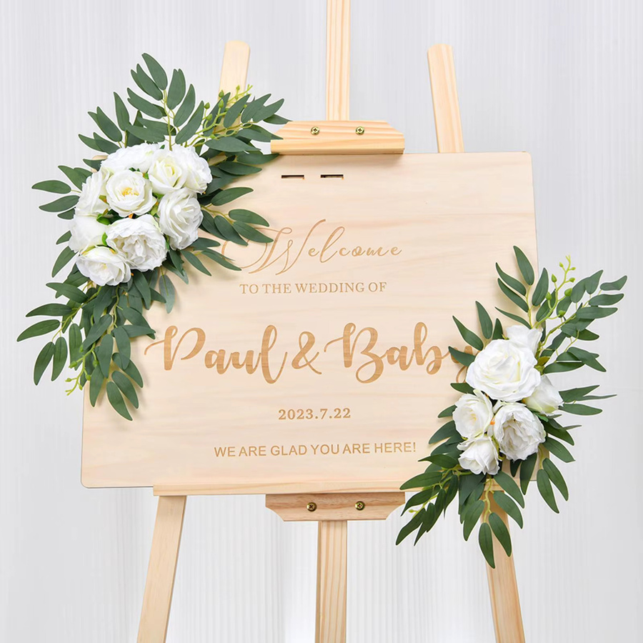 Handgefertigter floraler Hochzeitsbogen mit weißen Rosen von TureCloser zur Dekoration für Hochzeiten und Partys im Innen- und Außenbereich - Bild 1