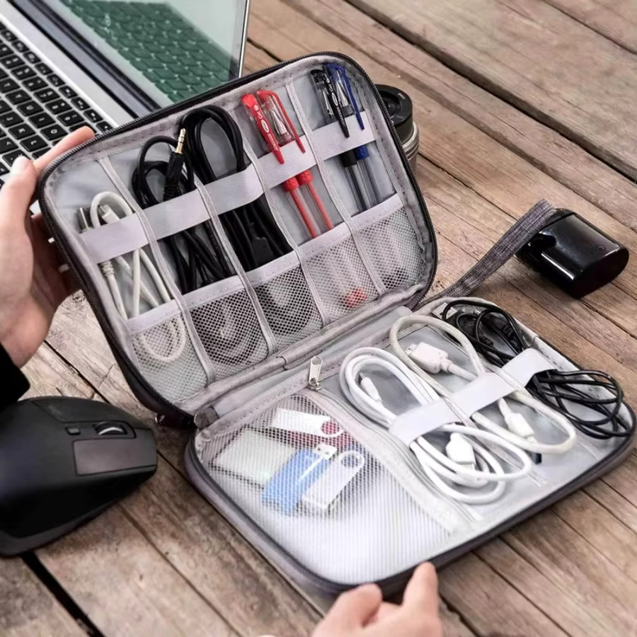 Aufbewahrungstasche in Grau für USB-Ladegeräte, Datenkabel, Powerbanks und Elektronik-Zubehör - Bild 2