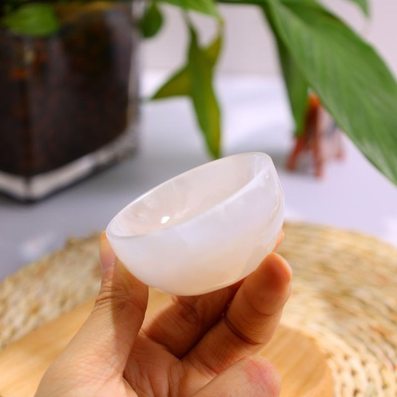 Natürliche Selenit Schüssel aus weißem Quarz Kristall als Chakra Gitter für Meditation und als Ornament - Bild 1