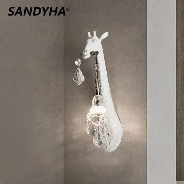SANDYHA LED Wandlampe Giraffe aus Harz und Kristall in Weiß und Transparent für Schlafzimmer, Wohnzimmer und Flur mit warmweißem Licht - Bild 1