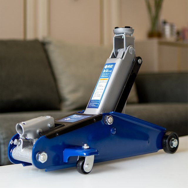 Hydraulischer Wagenheber in Blau, tragbares Auto-Rettungswerkzeug mit niedrigem Profil für schnelles Heben und Notfallwechsel - Bild 1