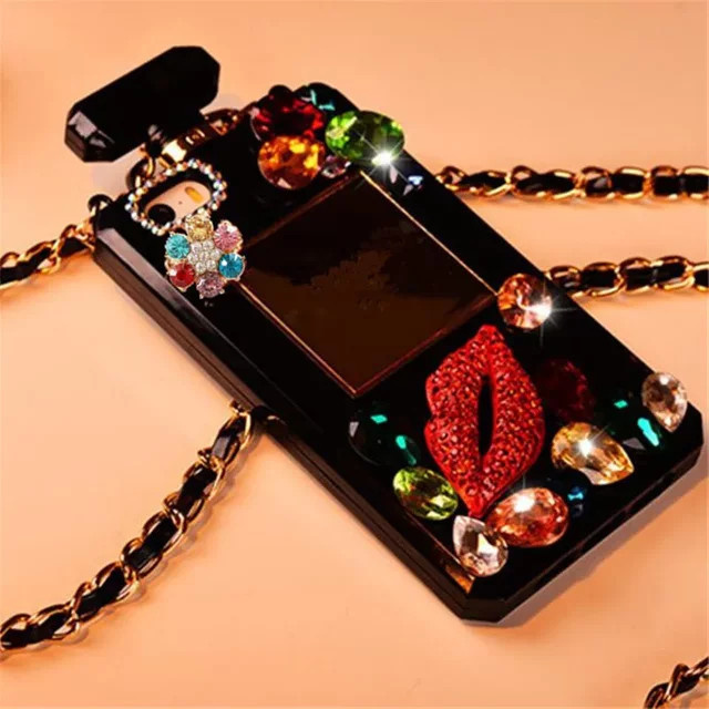 Edle iPhone 15 Serie Schutzhülle mit Diamant-Kristall und Perlen im Parfümflaschen-Design inklusive Kette, Farbe: Schwarz - Bild 1