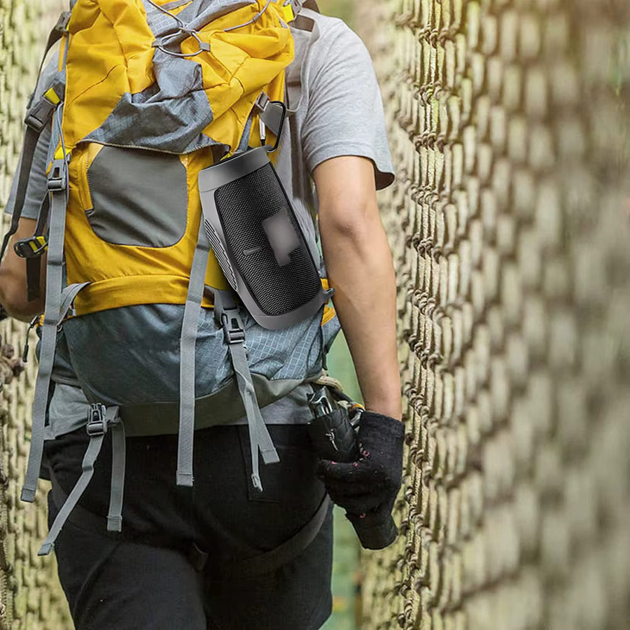 Silikonhülle für JBL Charge 5 Bluetooth-Lautsprecher in Schwarz mit Schultergurt und Karabiner - Bild 2