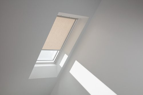 VELUX Verdunkelungsrollo aus Polyester in Sandbeige und Silber - Bild 1