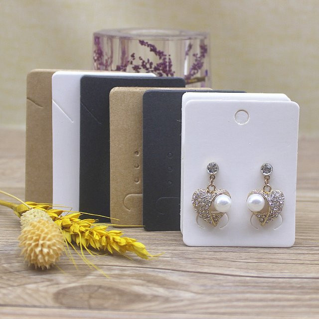 100 Stück Schmuck-Präsentationskarten aus Kraftpapier für Ohrringe und Halsketten in Weiß, Schwarz und Braun, B: 5 cm, H: 6,5 cm oder B: 5 cm, H: 7 cm - Bild 1