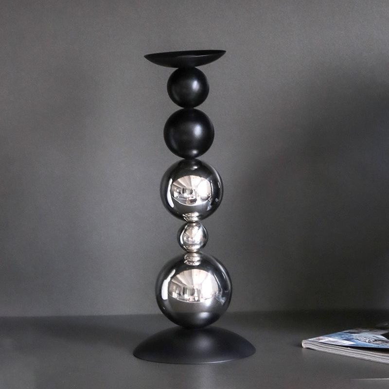 Designer Aromatherapie-Kerzenhalter aus Massivholz mit Metallkugeln in Schwarz und Silber - Bild 2